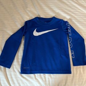 Toddler boy Nike long sleeve top
